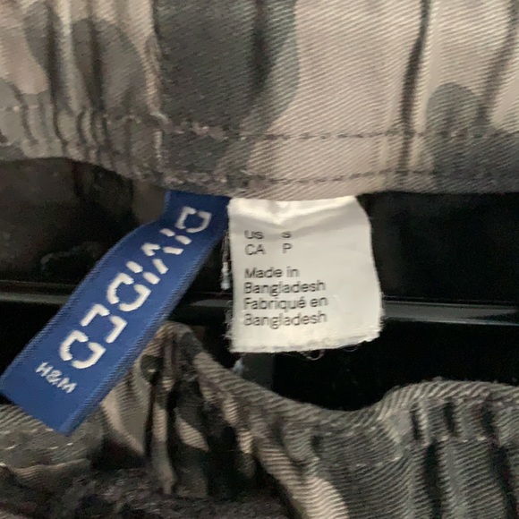 H&M camouflage cargo pants - Picture 2 of 3